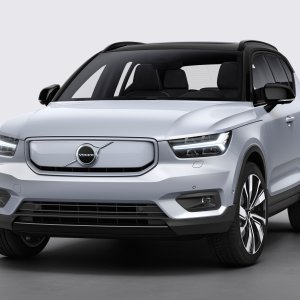 2020-volvo-xc40-recharge-08.jpg