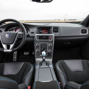 2017-Volvo-V60-Polestar-129.jpg